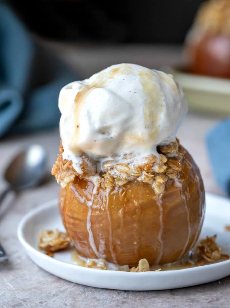 Baked Apples With Oatmeal Filling - I Heart Eating