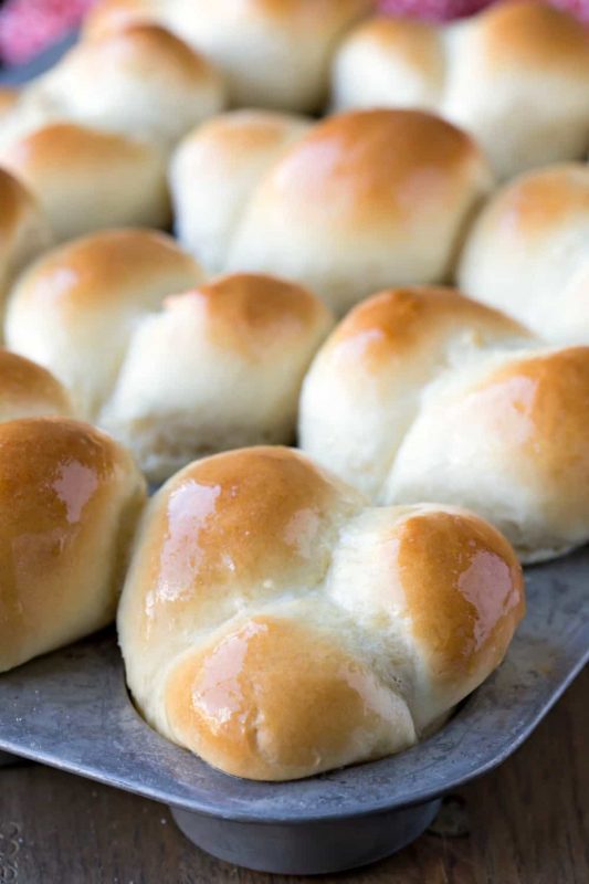 Big Soft Dinner Rolls - I Heart Eating