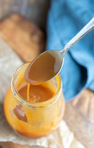 Homemade Caramel Sauce - I Heart Eating