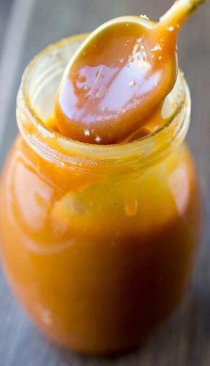 Homemade Caramel Sauce - I Heart Eating