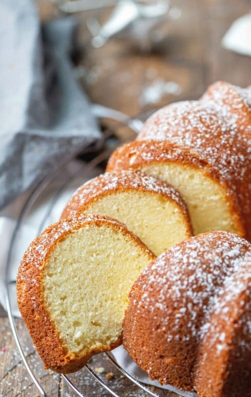 Greek Yogurt Pound Cake - I Heart Eating