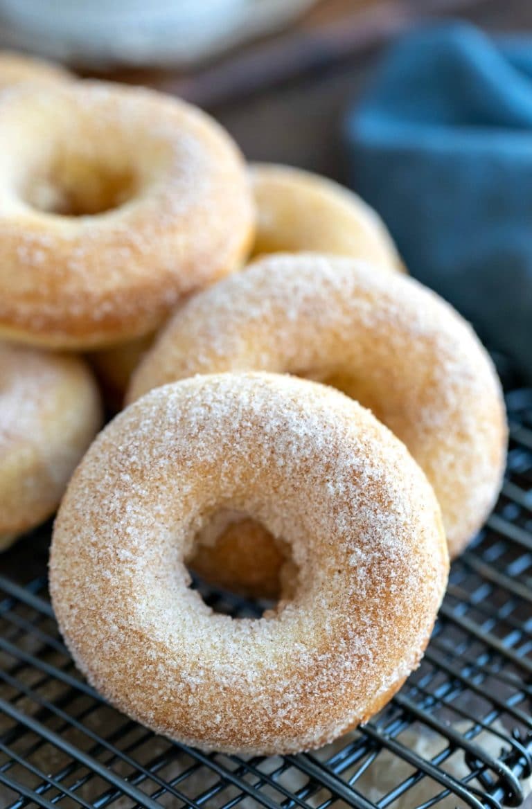 Baked Cinnamon Sugar Donuts - I Heart Eating