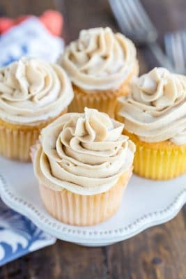 Whipped Brown Sugar Buttercream Frosting - I Heart Eating