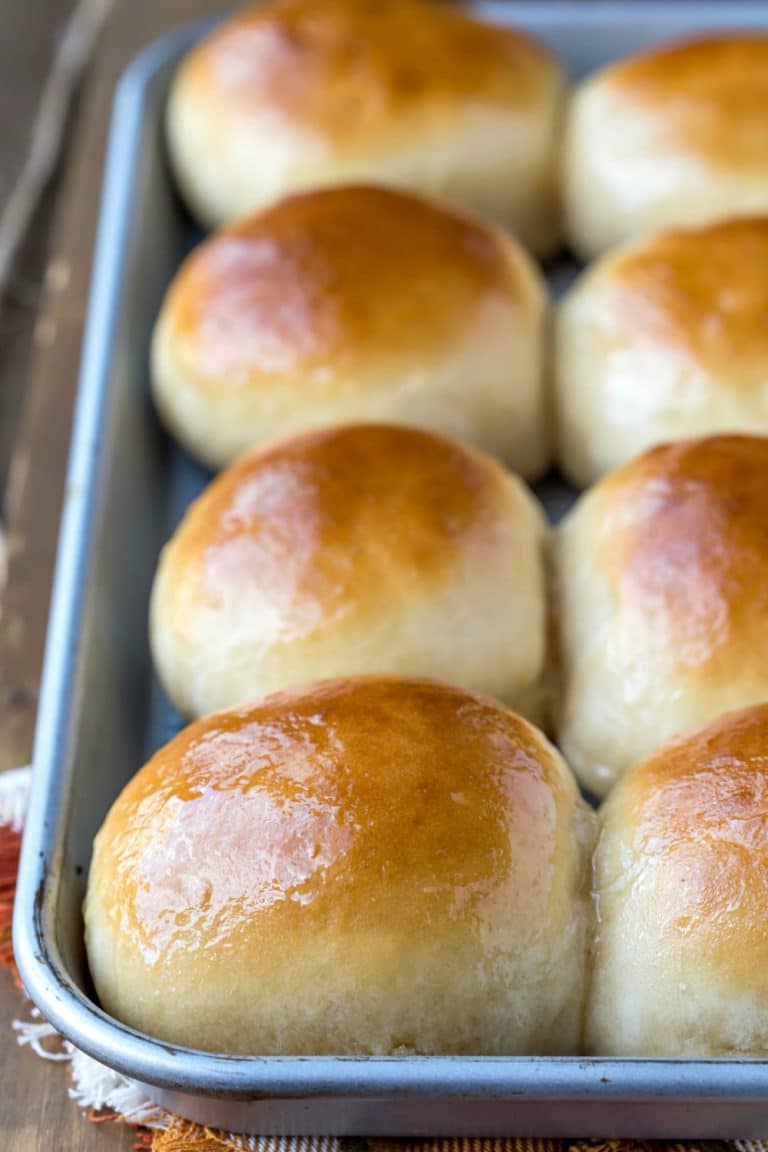 30 Minute Honey Butter Rolls - I Heart Eating