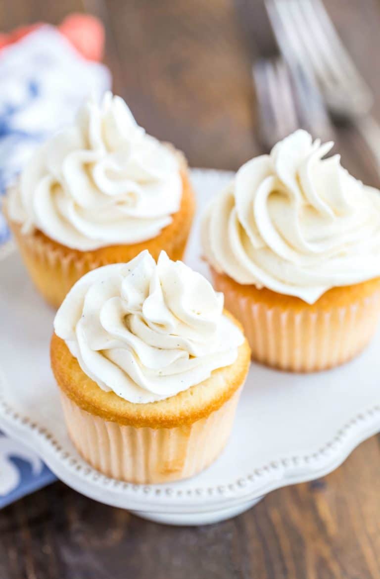 Vanilla Bean Whipped Buttercream Frosting - I Heart Eating