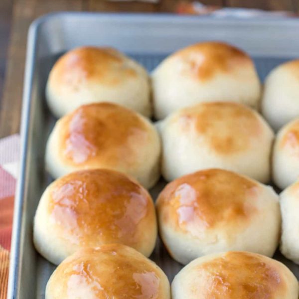 30 Minute Buttermilk Dinner Roll Recipe - I Heart Eating