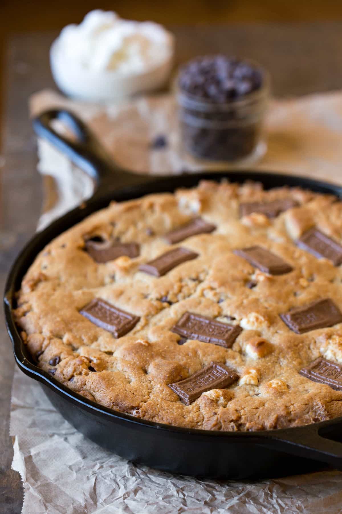 Peanut Butter S'mores Skillet Cookie - I Heart Eating