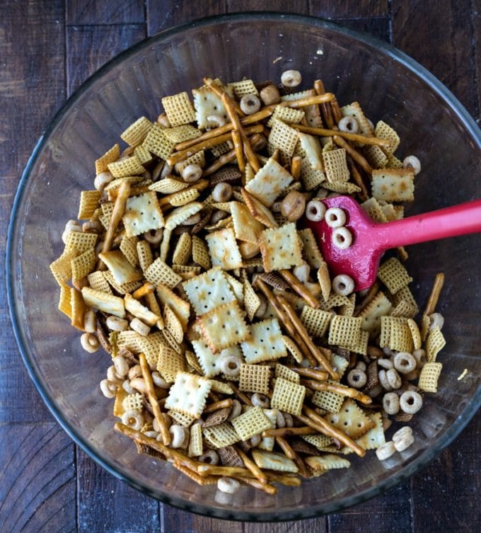 Cinnamon Sugar Sweet and Salty Chex Mix - I Heart Eating