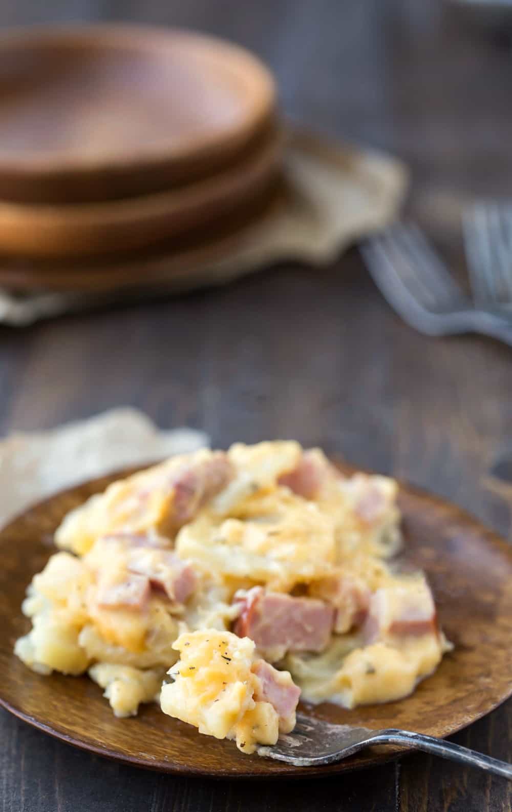 Slow Cooker Scalloped Potatoes with Ham - I Heart Eating