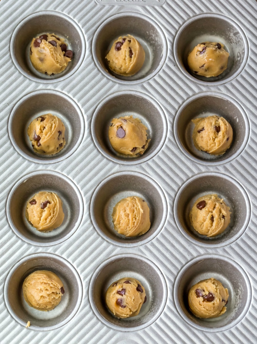 https://www.ihearteating.com/wp-content/uploads/2018/02/muffin-tin-chocolate-chip-cookies-1-1000.jpg