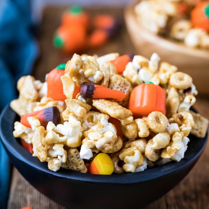 Halloween Snack Mix - I Heart Eating