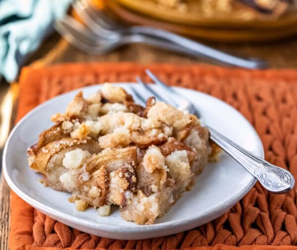 Apple Crumb Bars - I Heart Eating