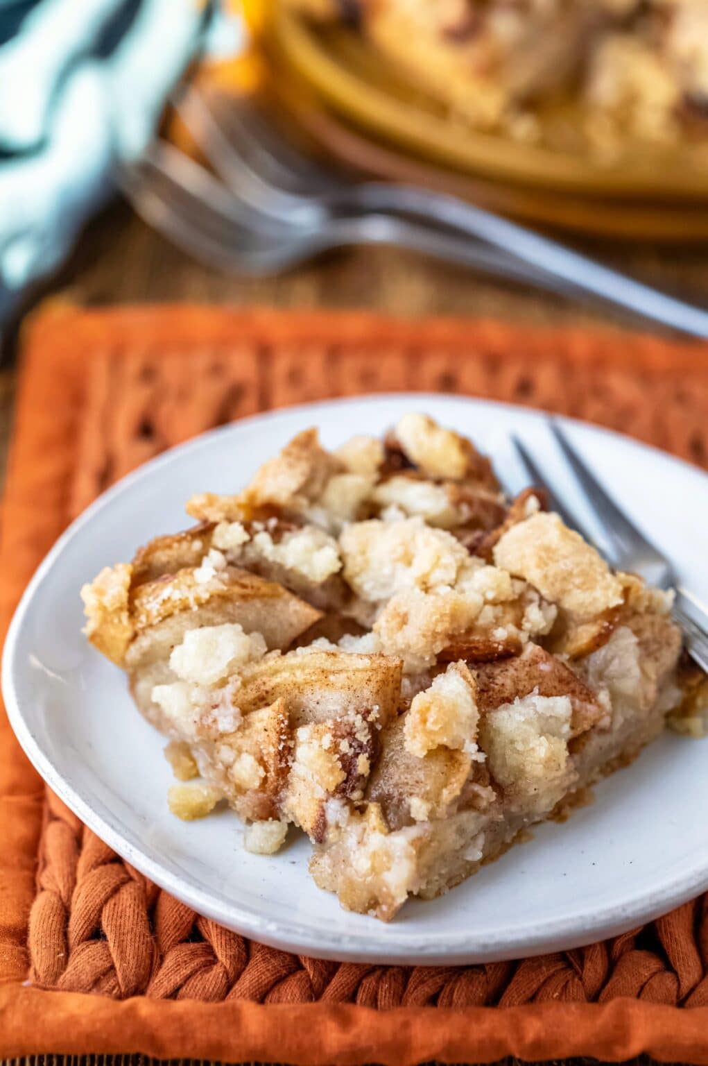 Apple Crumb Bars - I Heart Eating