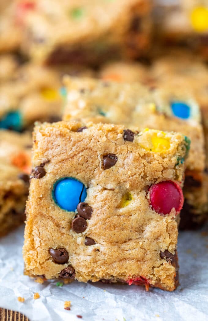 M&M Cookie Bars - I Heart Eating