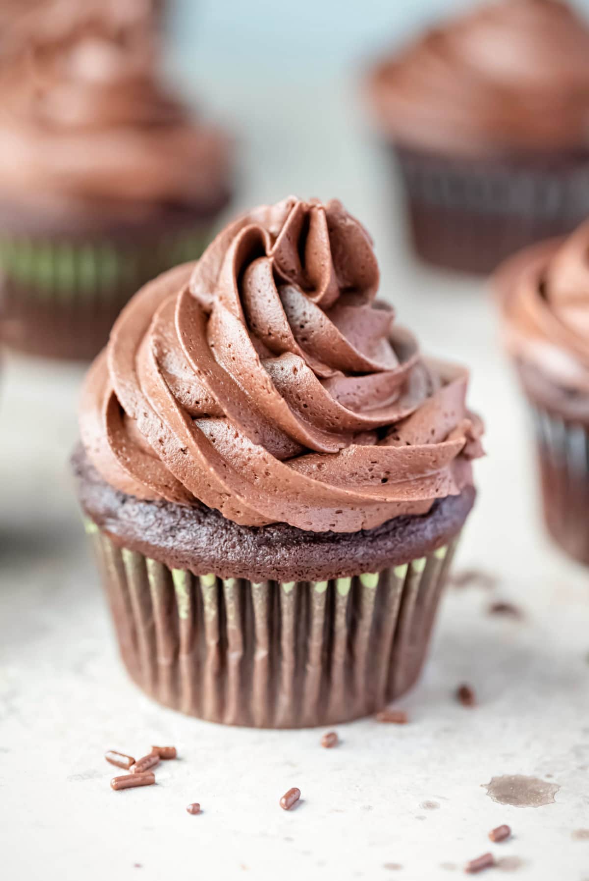 Chocolate Cupcakes {Easiest EVER Recipe!}