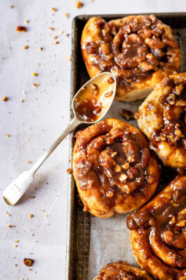 Easy Caramel Rolls - I Heart Eating