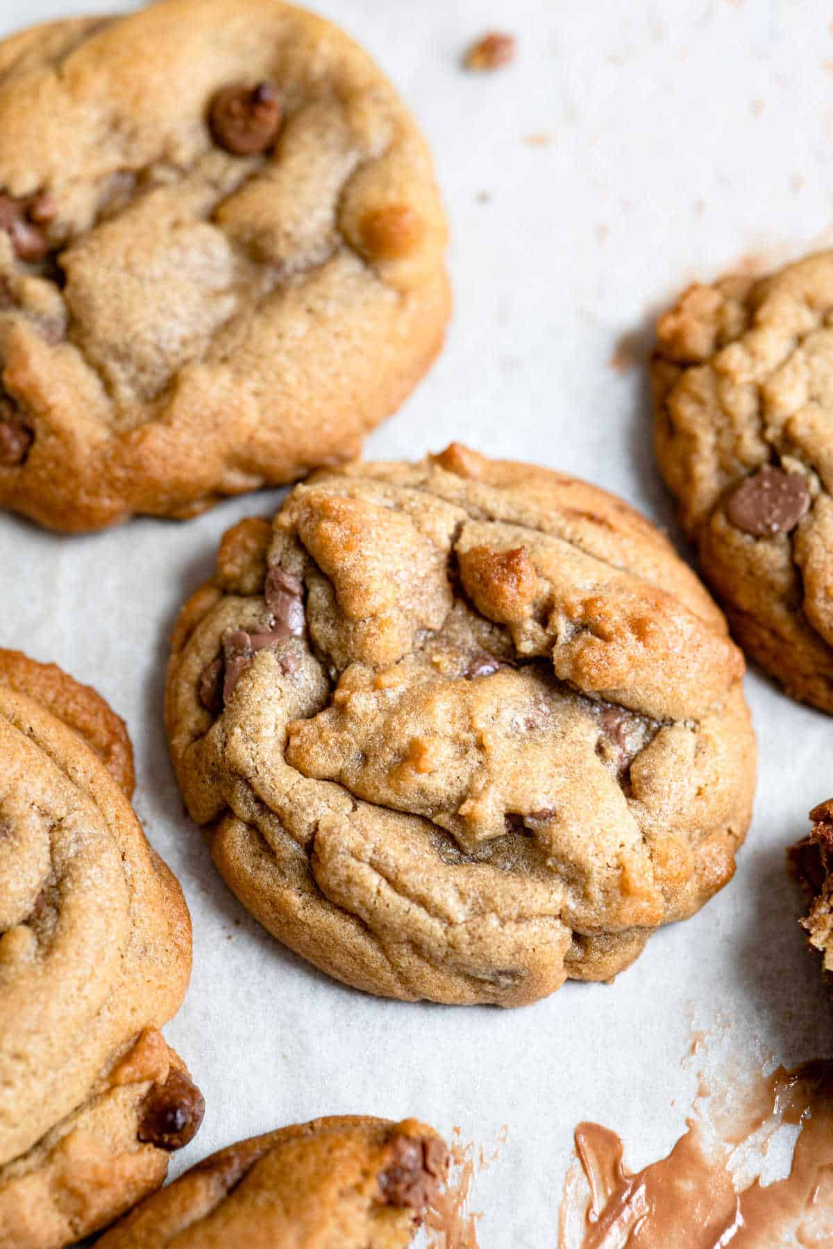 https://www.ihearteating.com/wp-content/uploads/2021/12/Chocolate-Chip-Cookies-15-of-17-1200.jpg