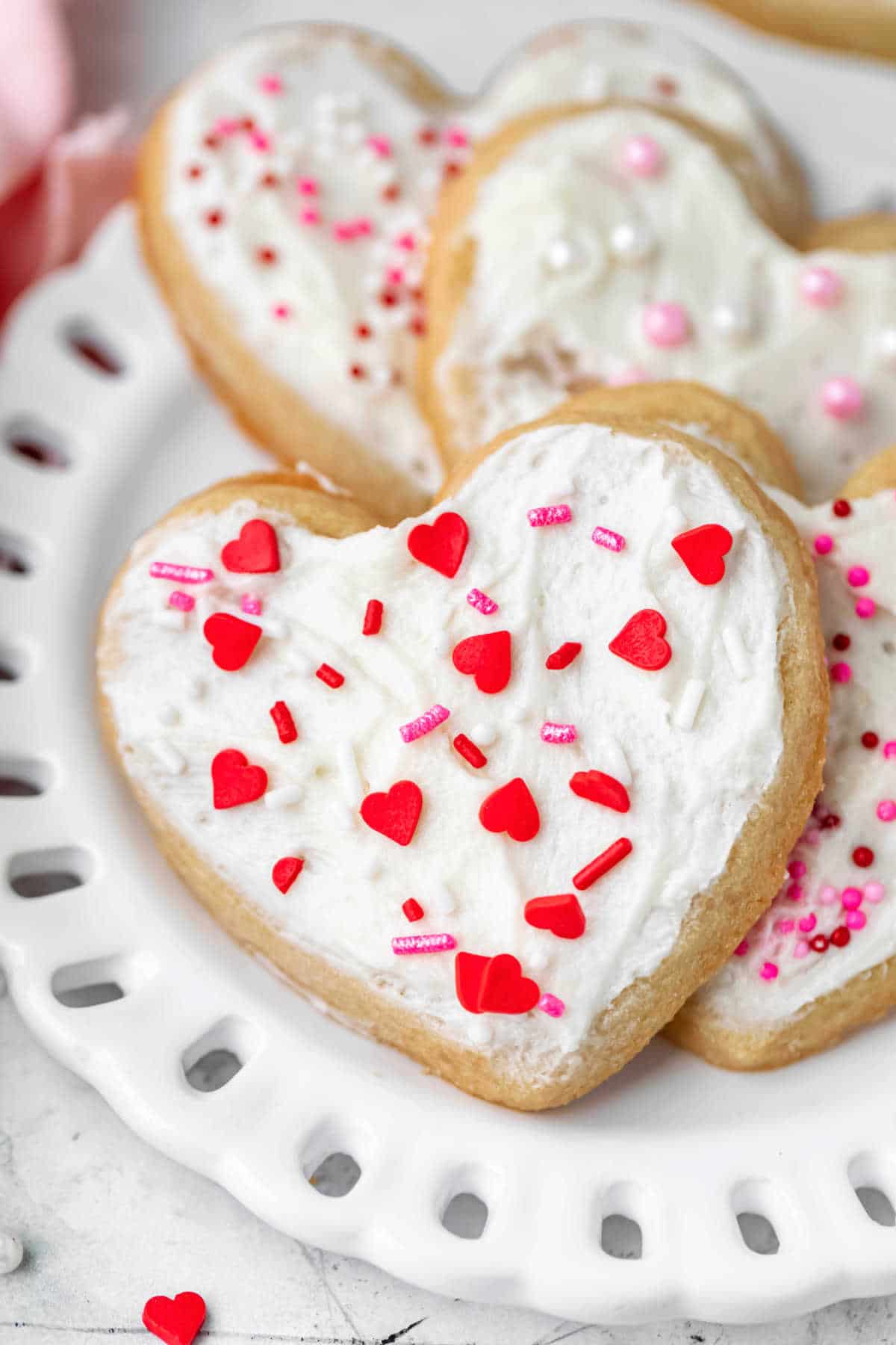 https://www.ihearteating.com/wp-content/uploads/2022/02/Valentines-Day-Cookies-16-1200.jpg