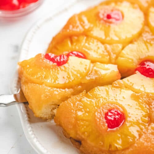 https://www.ihearteating.com/wp-content/uploads/2022/03/pineapple-upside-down-cake-7-1200-500x500.jpg