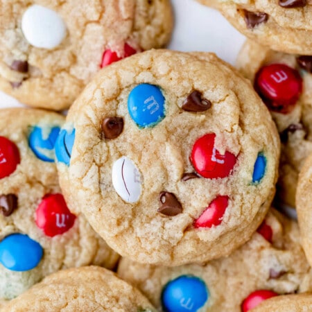 https://www.ihearteating.com/wp-content/uploads/2022/06/4th-of-july-mm-cookies-1-1200-450x450.jpg