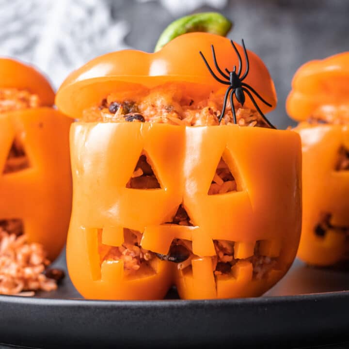 Jack-O'-Lantern Stuffed Peppers - I Heart Eating