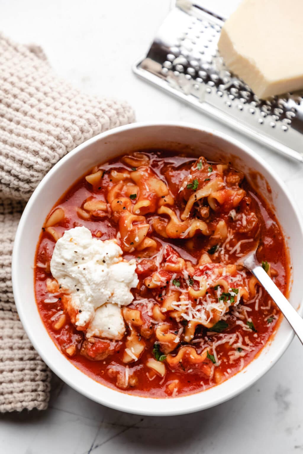 Slow Cooker Lasagna Soup - I Heart Eating