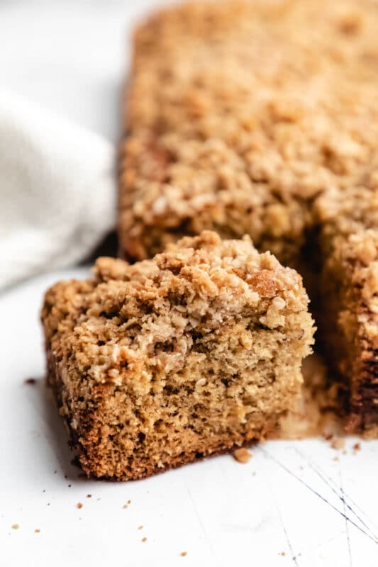 Easy Banana Crumb Cake Recipe - I Heart Eating