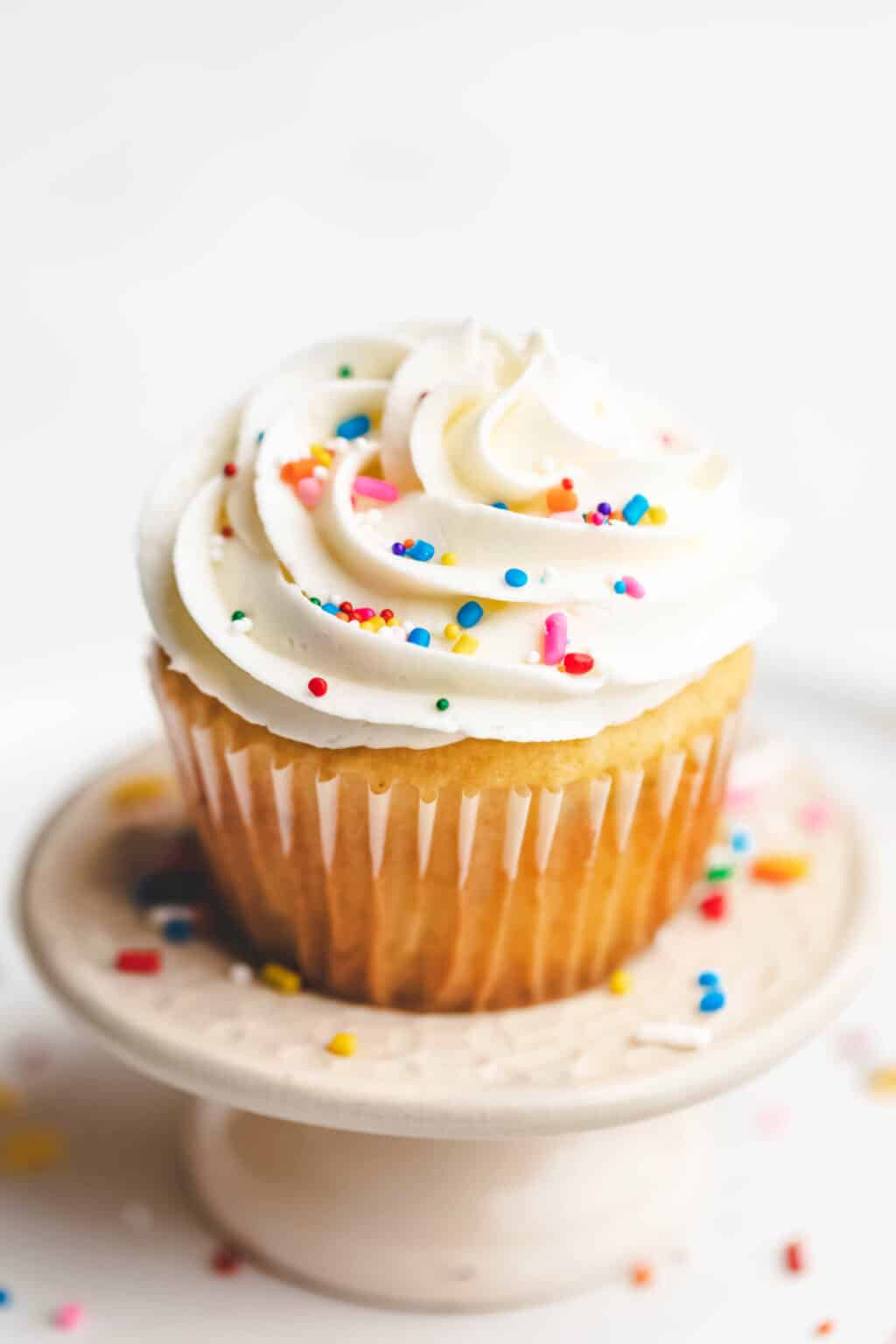 Best Vanilla Buttercream Frosting - I Heart Eating