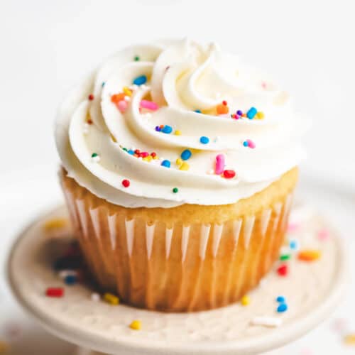 Best Vanilla Buttercream Frosting - I Heart Eating