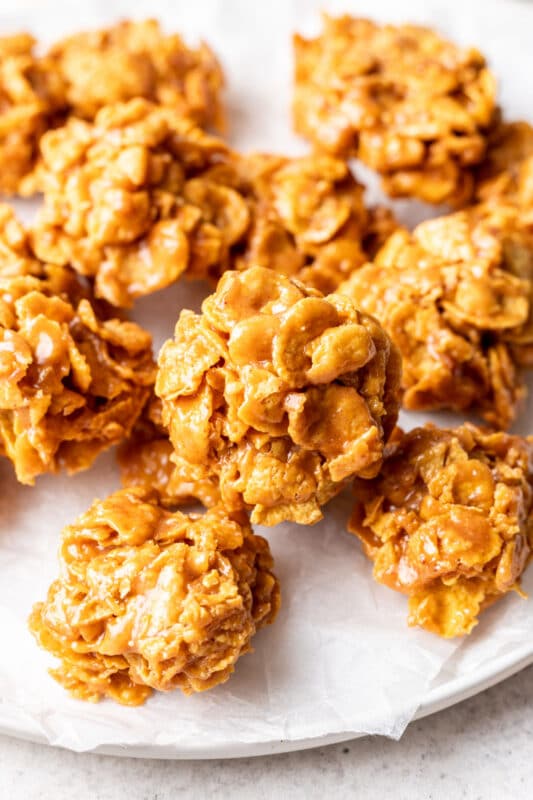 Peanut Butter Cornflake Cookies (No Bake) - I Heart Eating