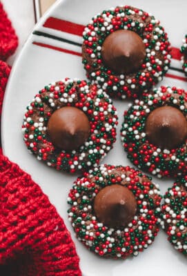 Christmas Kiss Cookies - I Heart Eating