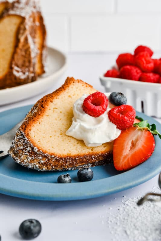 Greek Yogurt Pound Cake - I Heart Eating