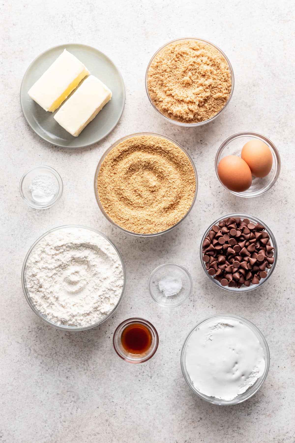 Ingredients for s'mores bars in dishes. 
